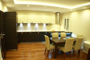 1-mainroom2