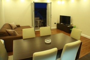 1-mainroom5